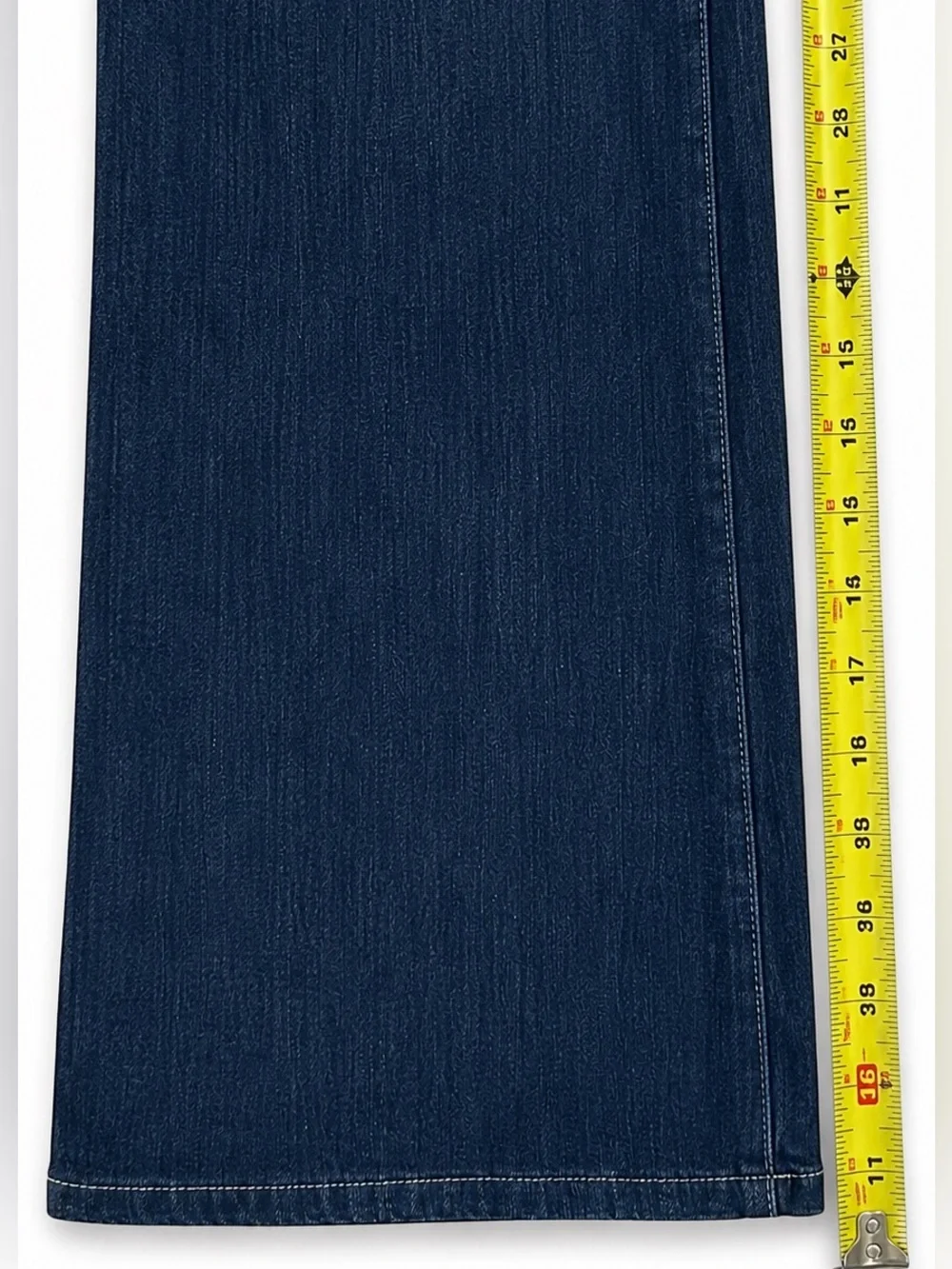 Michael Kors Bootcut Jeans – Women’s Size 14 – Dark Wash Rhinestone Pocket Detai
